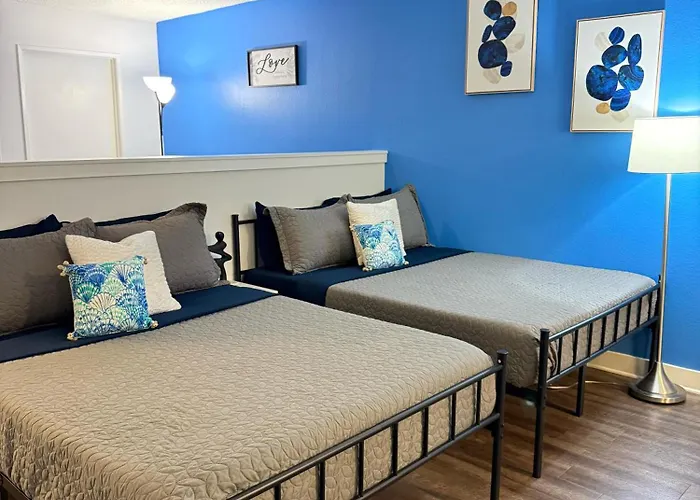 Hollywood Blvd Studio Free Designated Parking & Wifi
